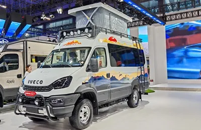 初の中国製4X4ポップトップIVECOキャンピングカーが広州自動車展示会で発表